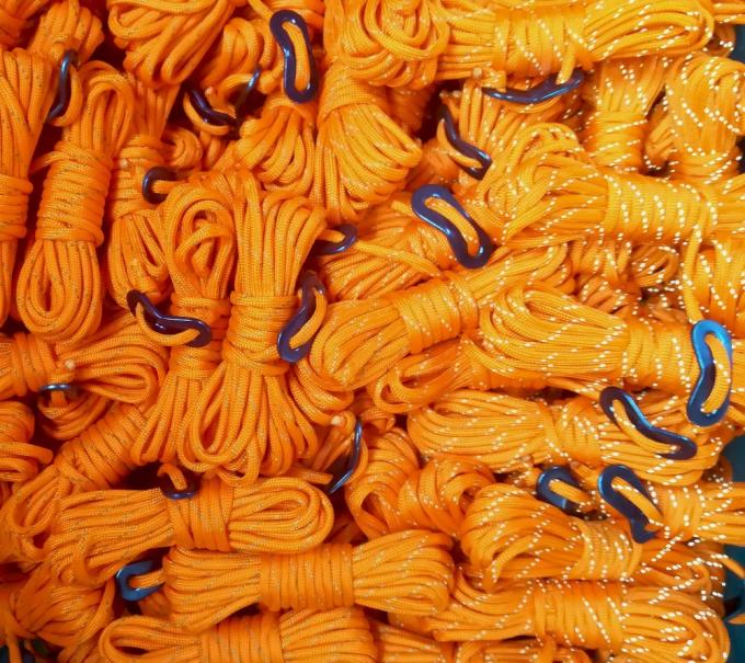 Веревочка 550lbs Guyline шатра нейлона отражательная накаляет в темном T&T 0